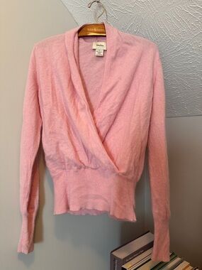 Neiman Marcus Pale Pink cashmere Sweater